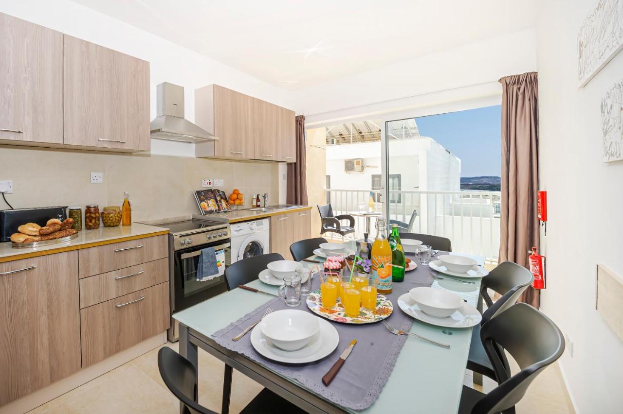 Summer Breeze Comfort Sunny Apartments Close To The Sandy Beaches - By Getawaysmalta Mellieħa Buitenkant foto