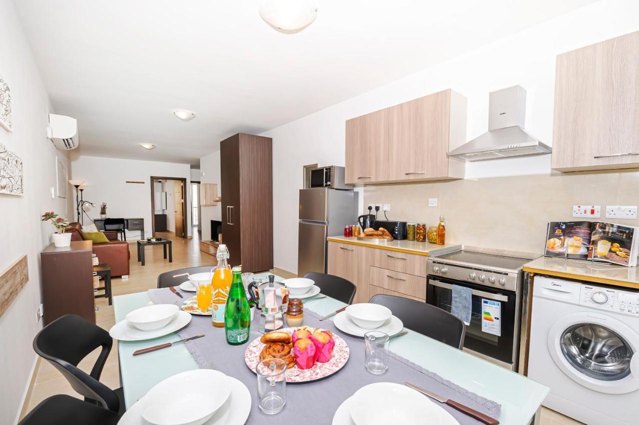 Summer Breeze Comfort Sunny Apartments Close To The Sandy Beaches - By Getawaysmalta Mellieħa Buitenkant foto