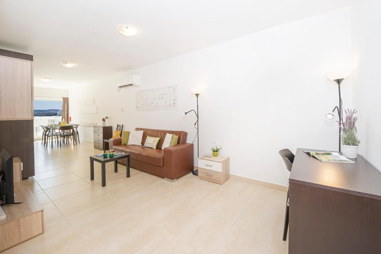 Summer Breeze Comfort Sunny Apartments Close To The Sandy Beaches - By Getawaysmalta Mellieħa Buitenkant foto