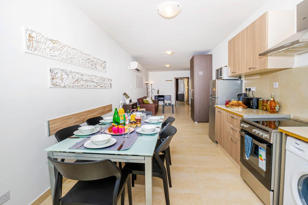 Summer Breeze Comfort Sunny Apartments Close To The Sandy Beaches - By Getawaysmalta Mellieħa Buitenkant foto