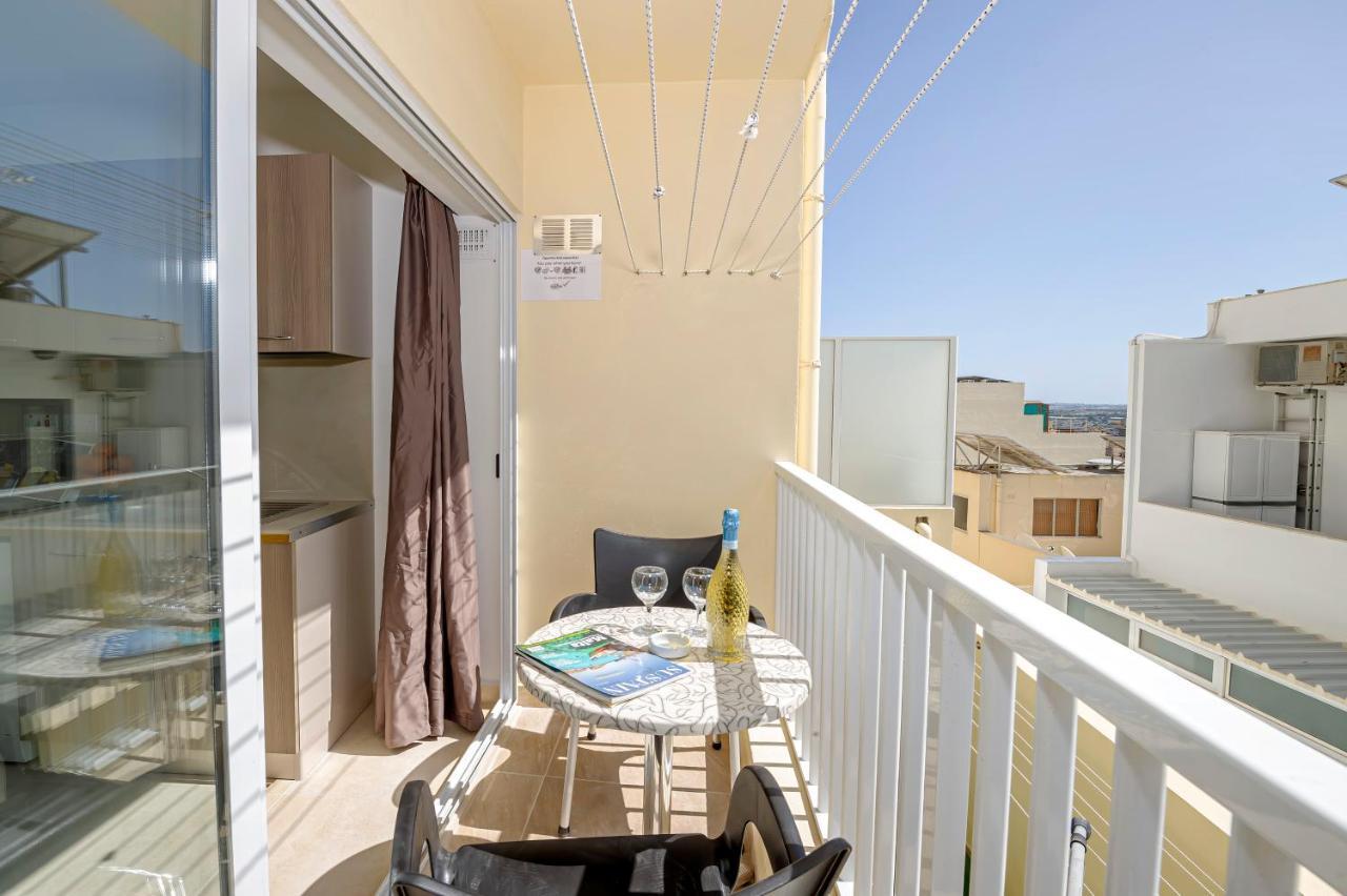 Summer Breeze Comfort Sunny Apartments Close To The Sandy Beaches - By Getawaysmalta Mellieħa Buitenkant foto